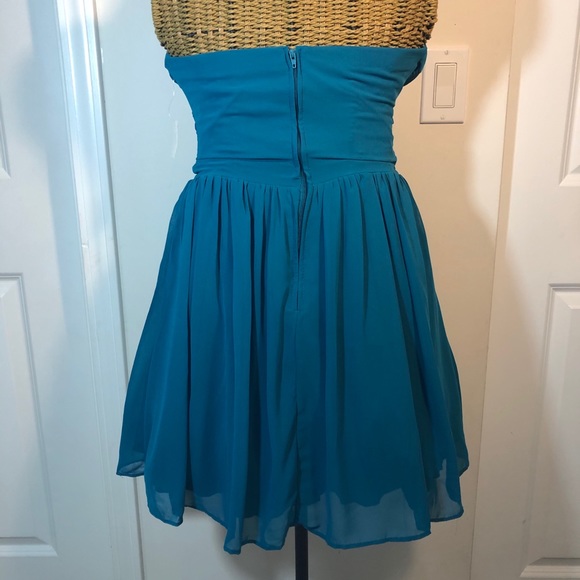 Dress 👗 - Picture 6 of 9